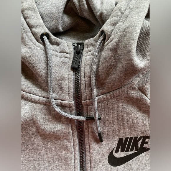 Nike Jacket - Picture 3 of 5